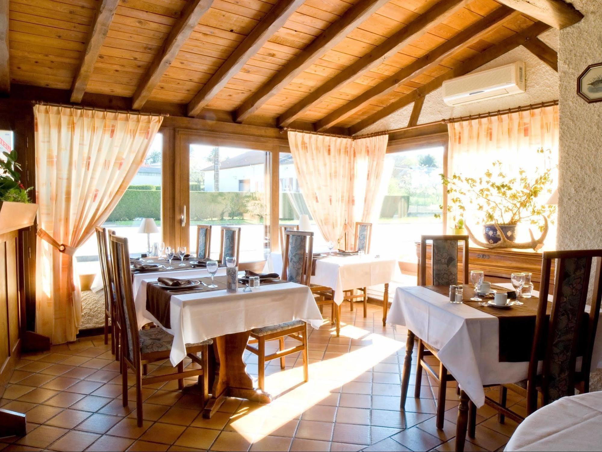 Logis Le Relais De Vacherauville Ngoại thất bức ảnh