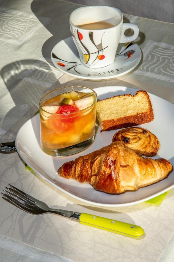 Logis Le Relais De Vacherauville Ngoại thất bức ảnh