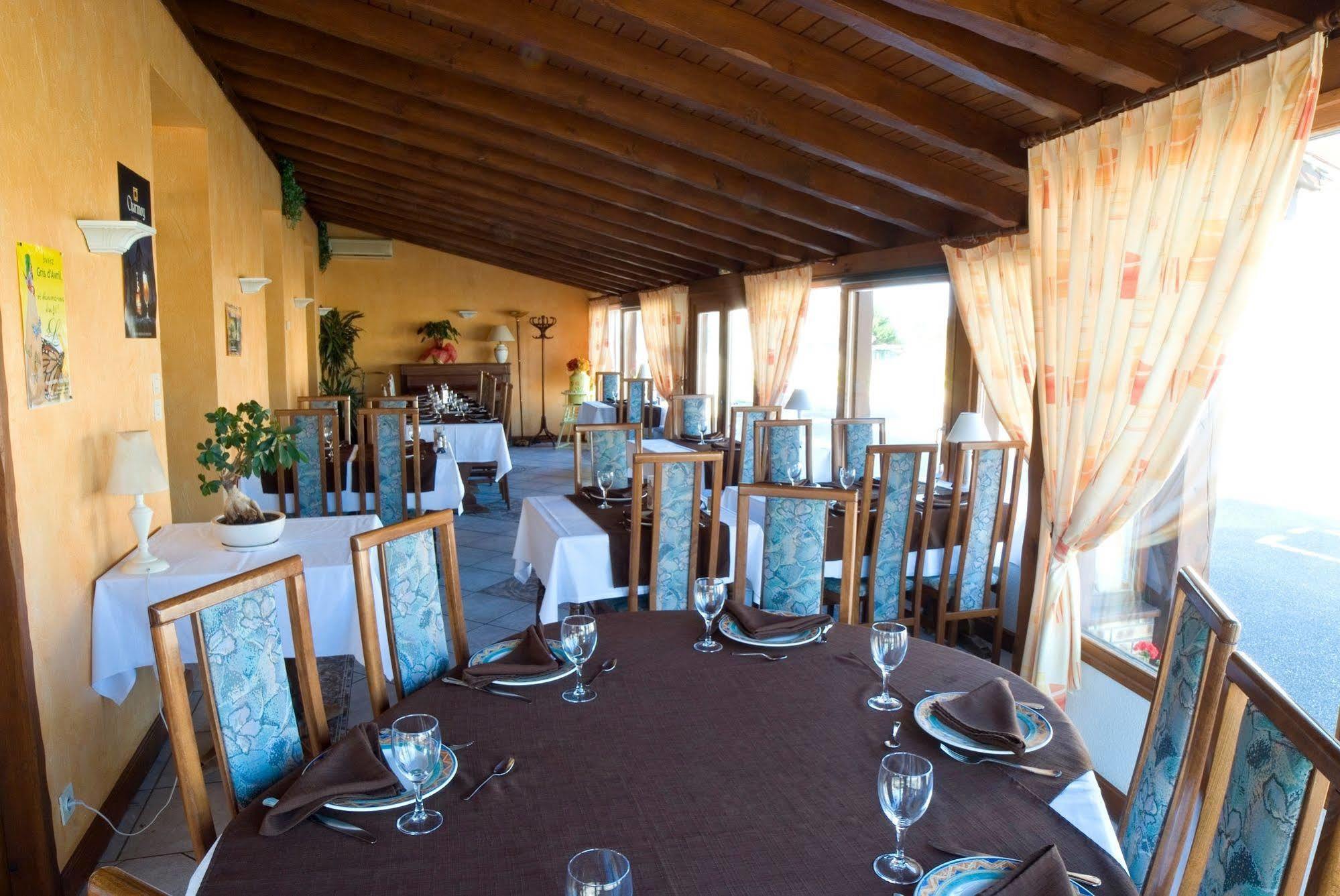 Logis Le Relais De Vacherauville Ngoại thất bức ảnh